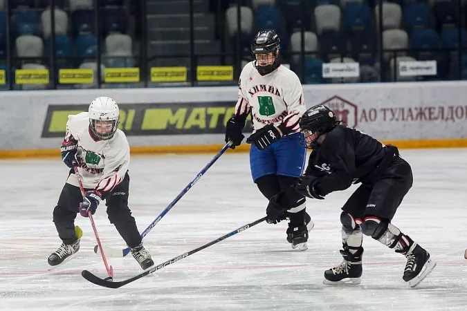 
                                            В Ледовом дворце открылся Кубок Федерации хоккея Тульской области
                                    
