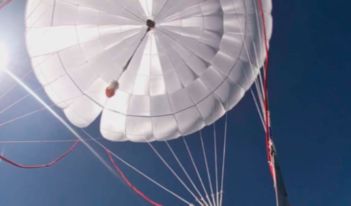 В Туле военнослужащие совершили более 300 прыжков с парашютом