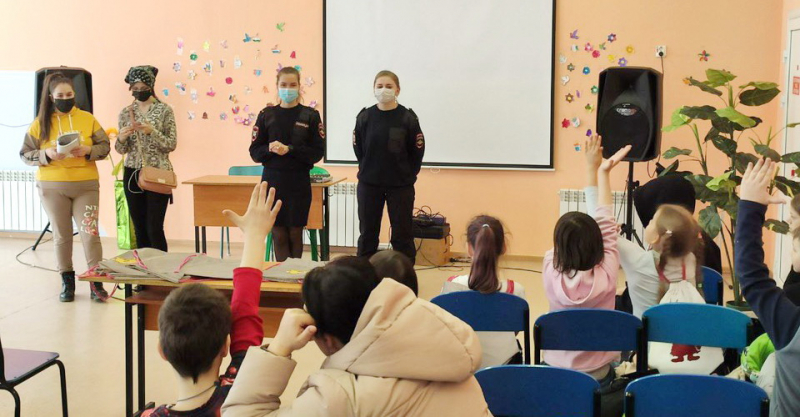 Тульские полицейские рассказали детям из ДНР и ЛНР о правилах поведения на дороге