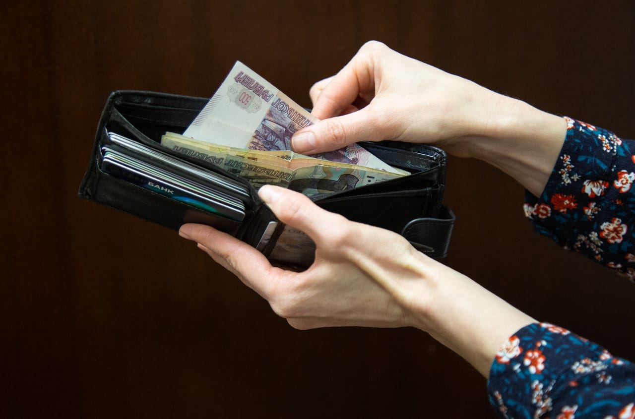 В Новомосковске пенсионерка отдала 100 тысяч рублей телефонным мошенникам