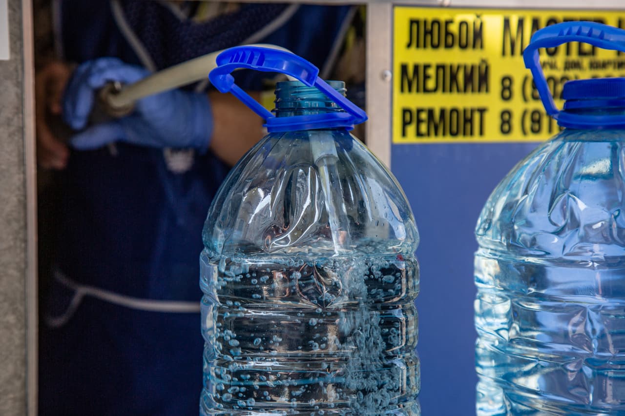Сотрудники не обучены гигиене: тульская организация продавала воду с санитарными нарушениями
