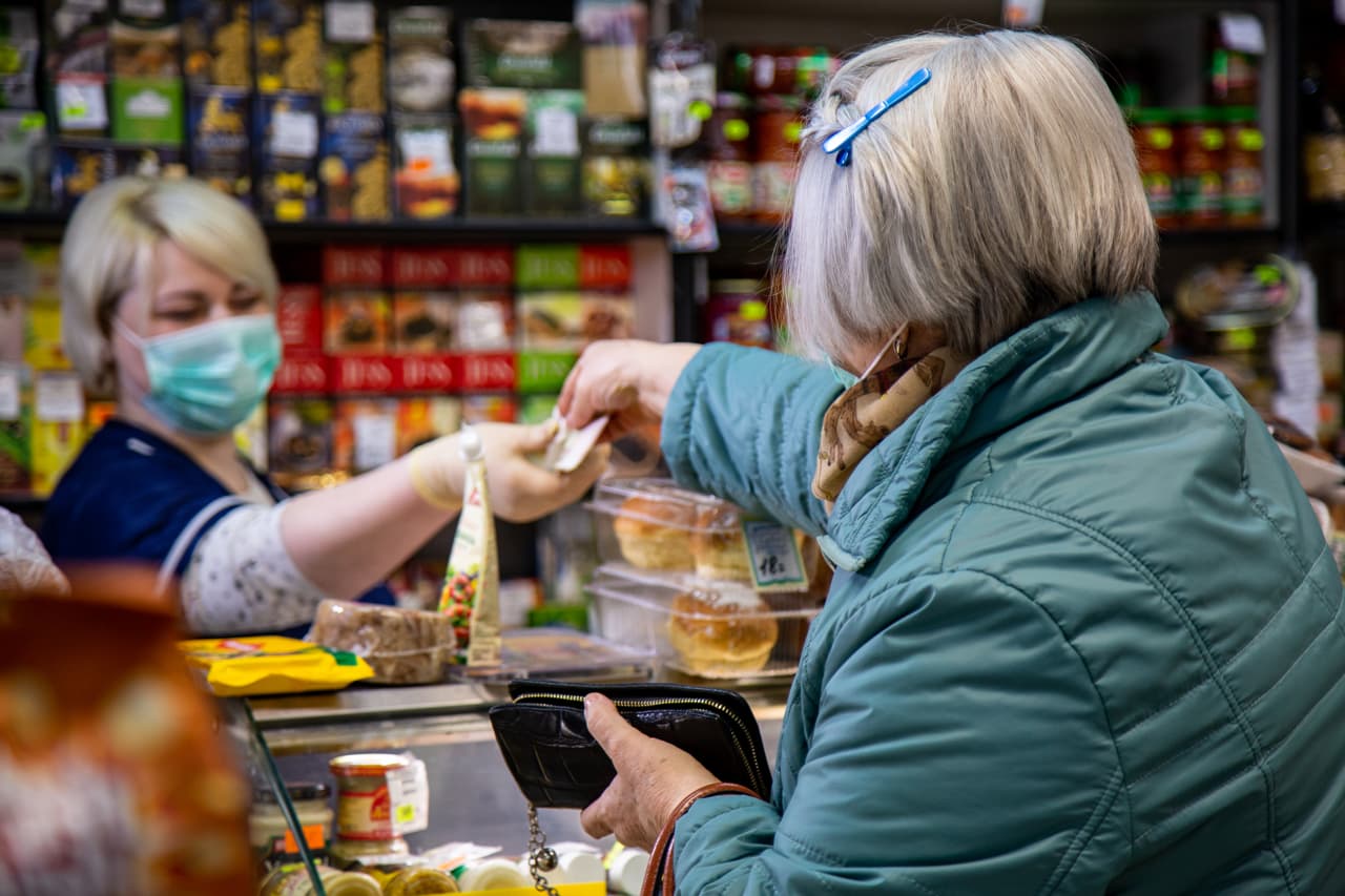 Два кассира украли из своего магазина продукты питания | 25.01.2022 | Тула  - БезФормата