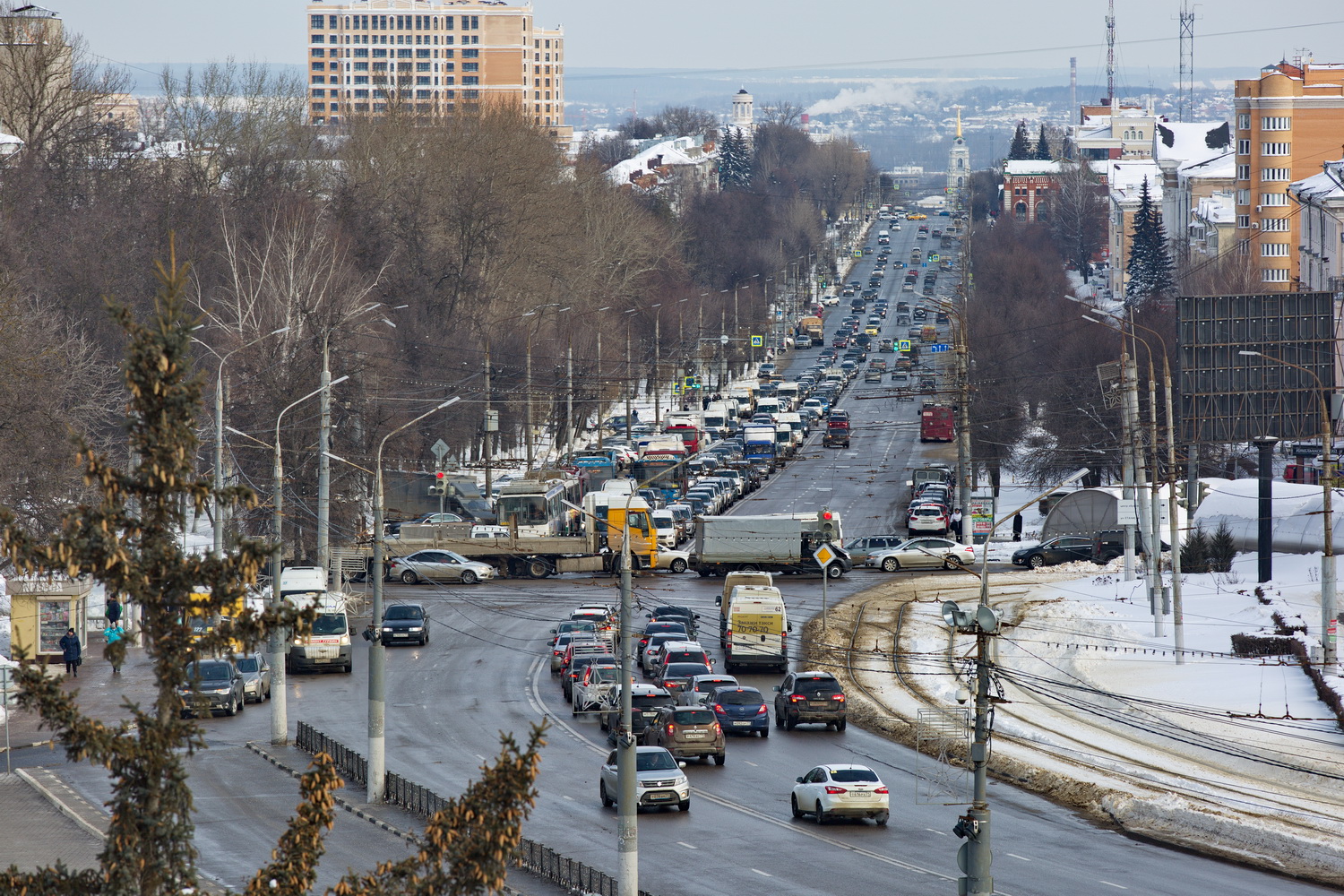 Фото автомобильной пробки на проспекте Ленина Брянск