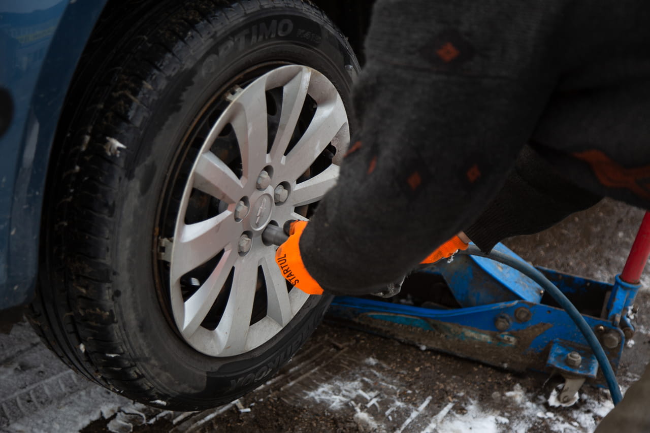 Тулякам напомнили о штрафах за «лысую» резину