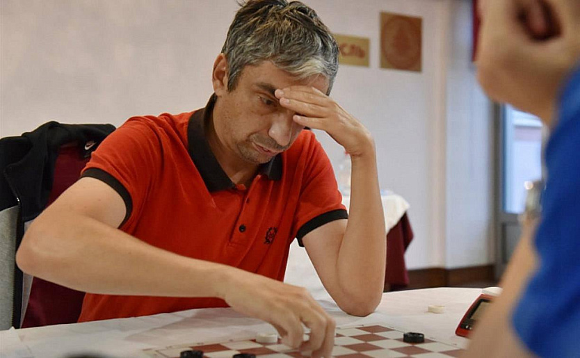 Туляк стал победителем республиканских соревнований по стоклеточным шашкам 