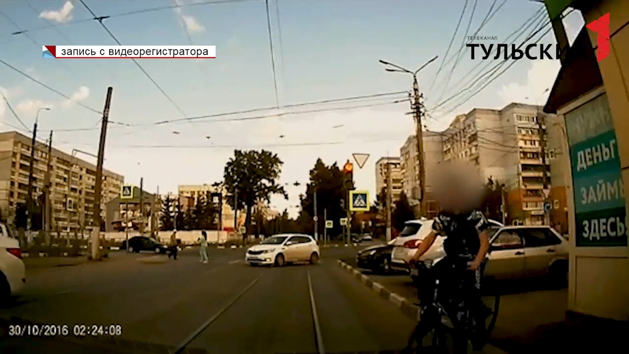 В Туле подросток на велосипеде попал под колеса машины и скрылся: кто оплатит ремонт автомобиля 