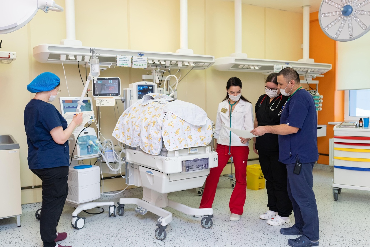 Тульские врачи спасли малышку весом меньше 600 граммов с пневмонией и пороком сердца