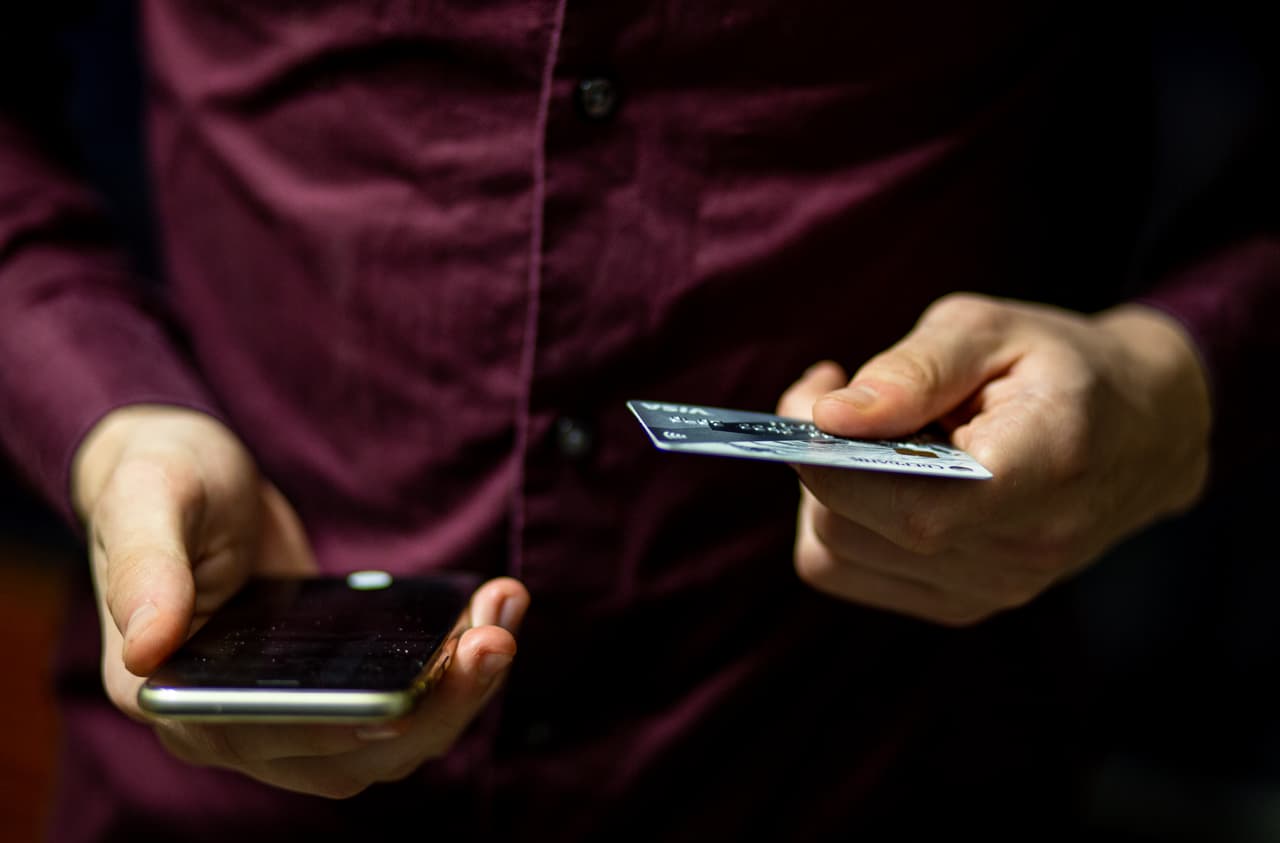 46-летний житель из Щекино лишился 255 тысяч рублей