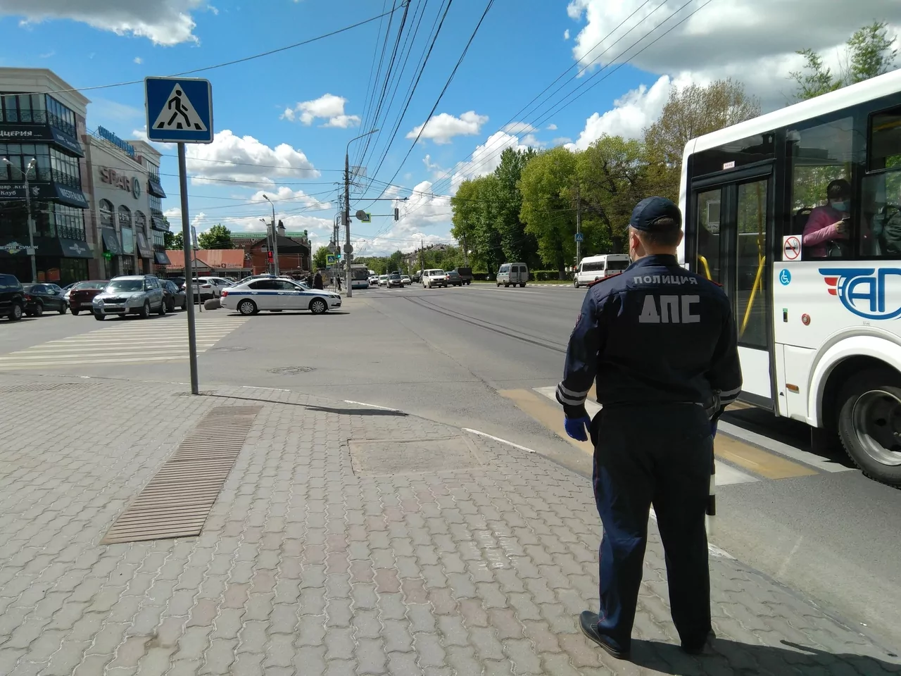 Тульские правоохранители контролируют соблюдение масочного режима в общественном транспорте