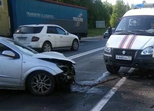 На трассе М-2 под Тулой произошло массовое ДТП: на трассе пробка в обоих направлениях