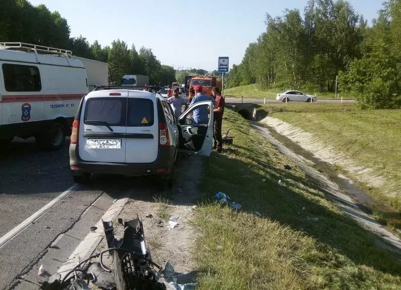 На трассе М-2 под Тулой произошло массовое ДТП: на трассе пробка в обоих направлениях