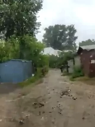 В Туле из-за ливня появился водопад