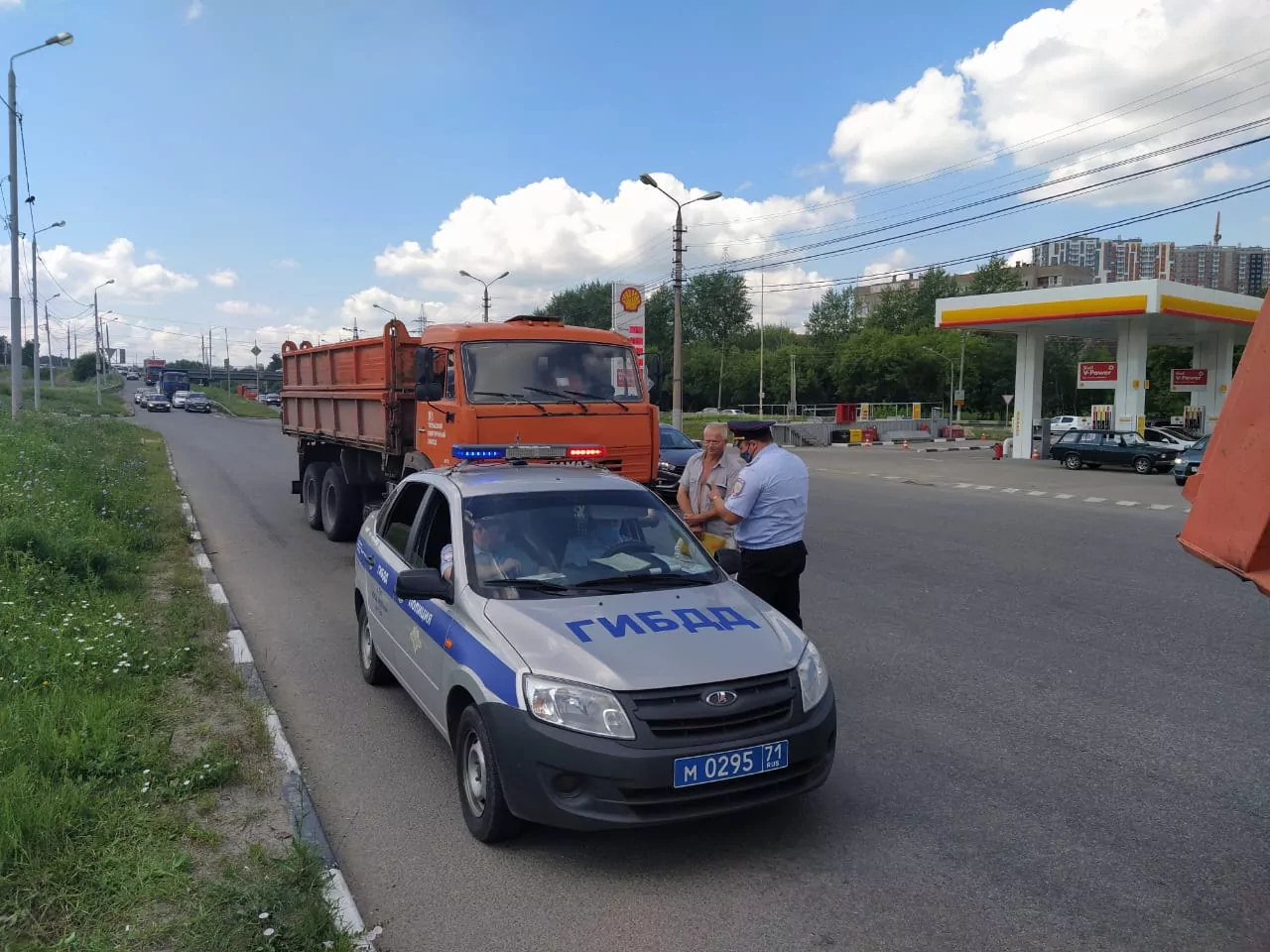 Тульская Госавтоинспекция проверила на нарушения около 800 грузовиков