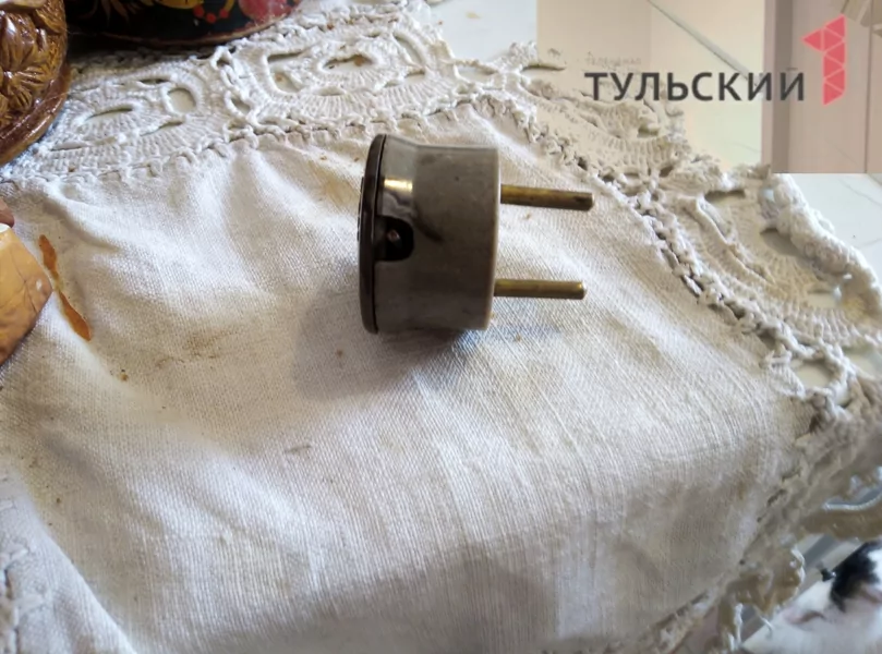 В квартире тулячки вспыхнула розетка