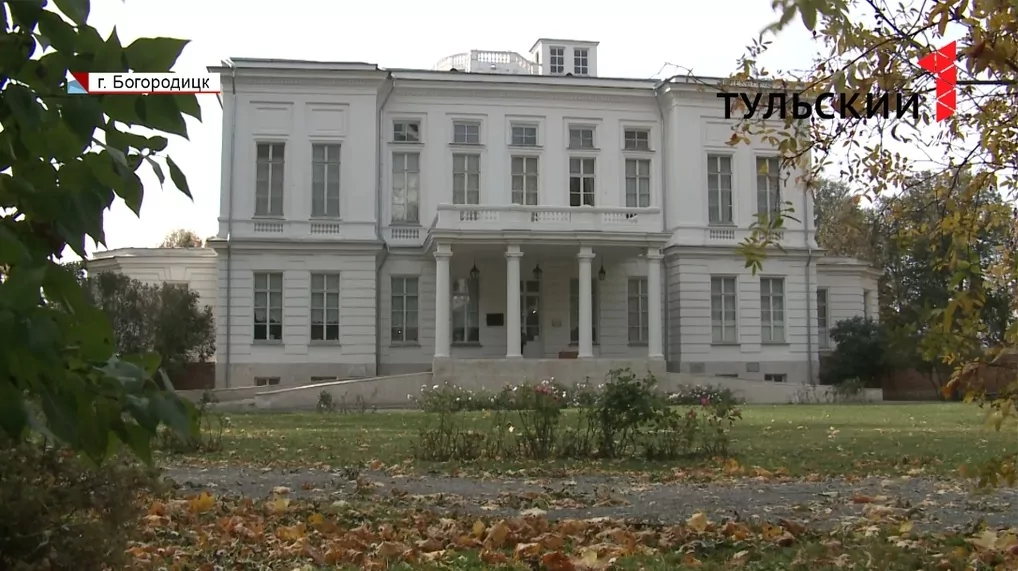 Из Петергофа в Богородицк: во дворце Бобринских представили личные вещи наследников престола