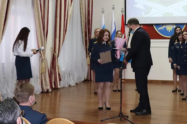Сотрудницы исправительных учреждений Тульской области показали навыки задержания преступников