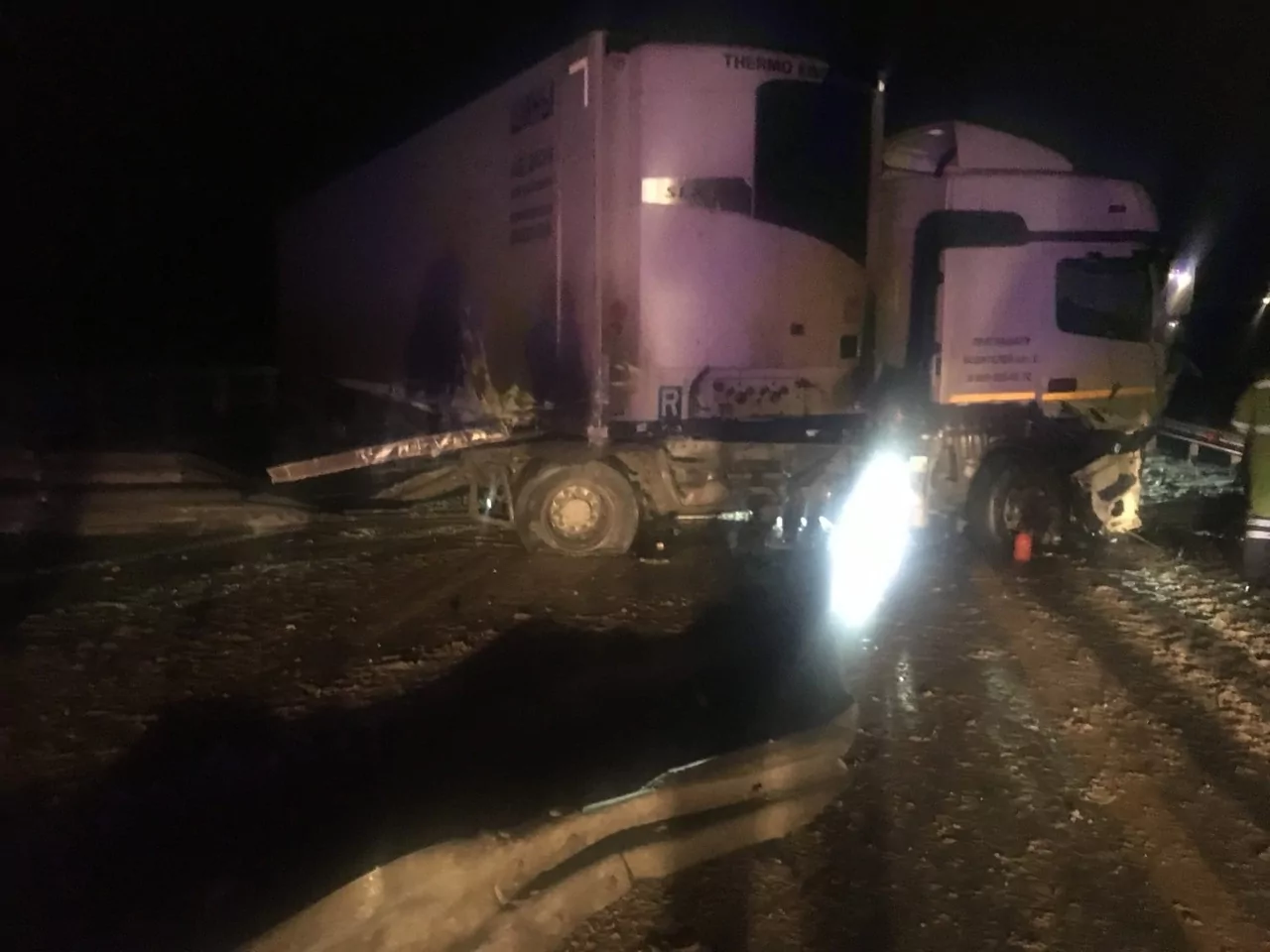 На платной трассе под Богородицком произошло серьезное ДТП с фурой