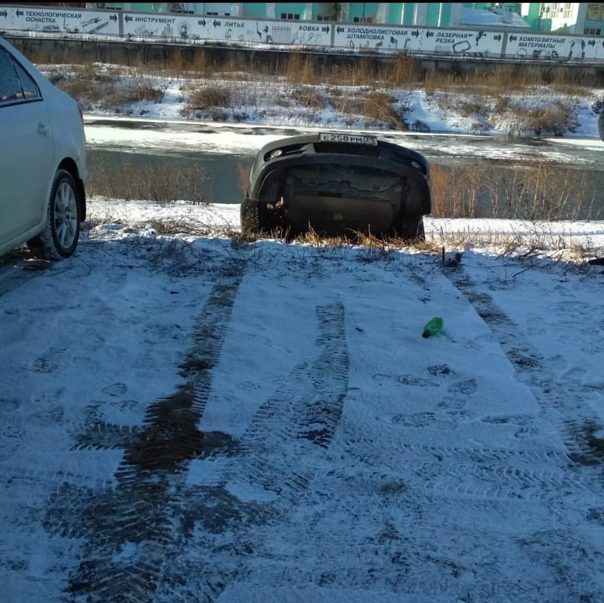 Особенности национальной парковки в Туле: автомобиль съехал в Упу