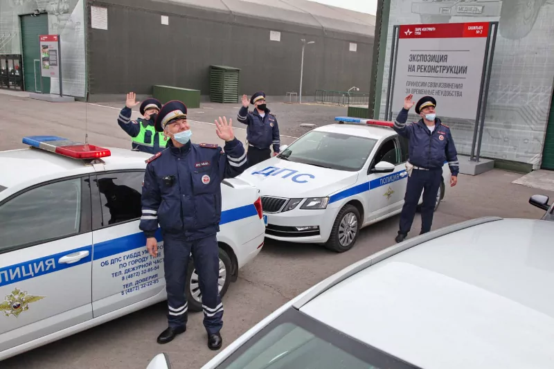 В Туле автомобили выстроились в огромную надпись "Поехали"