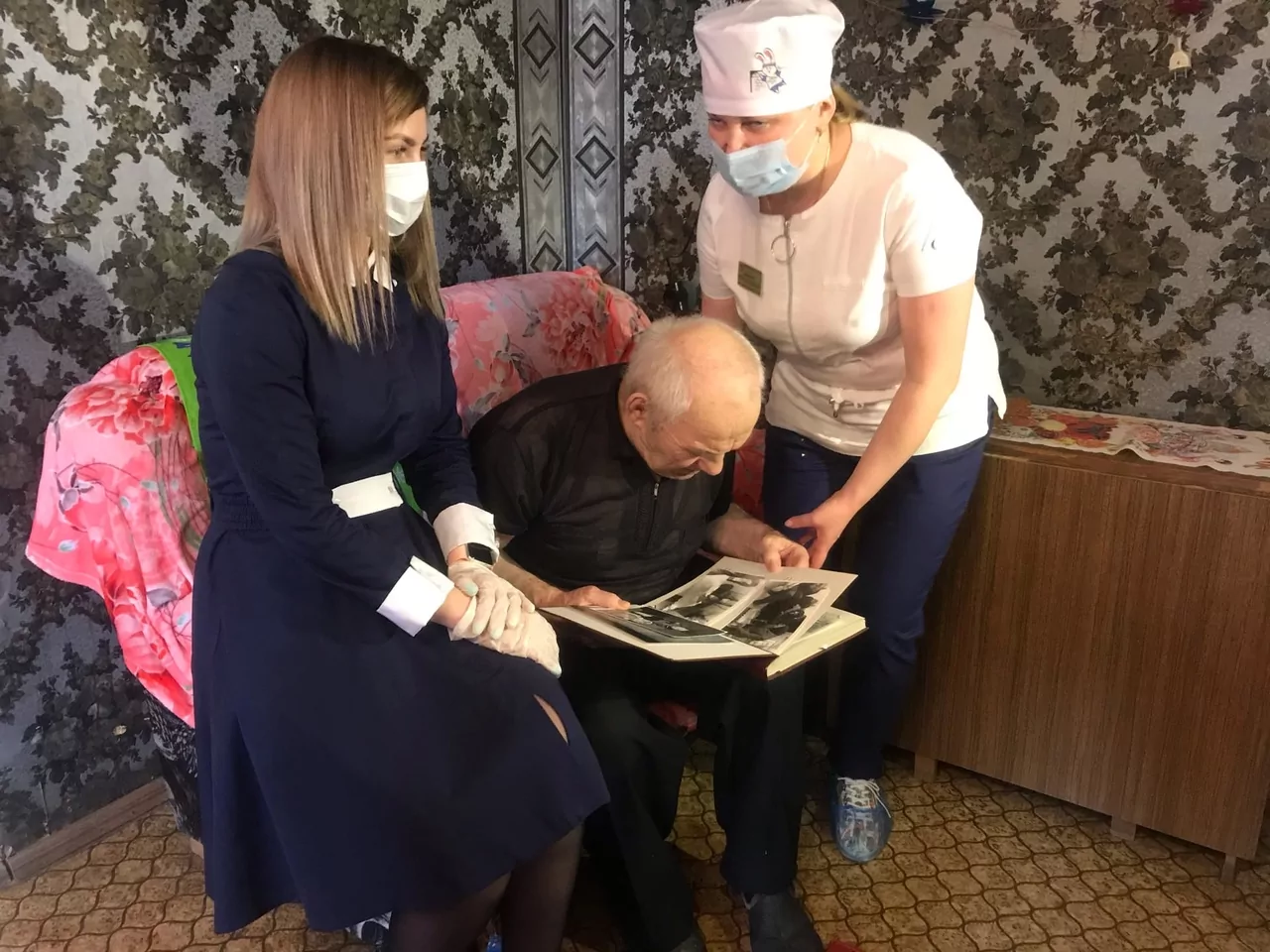 В г. Щекино прошел вакцинацию 89-летний бывший узник концлагеря