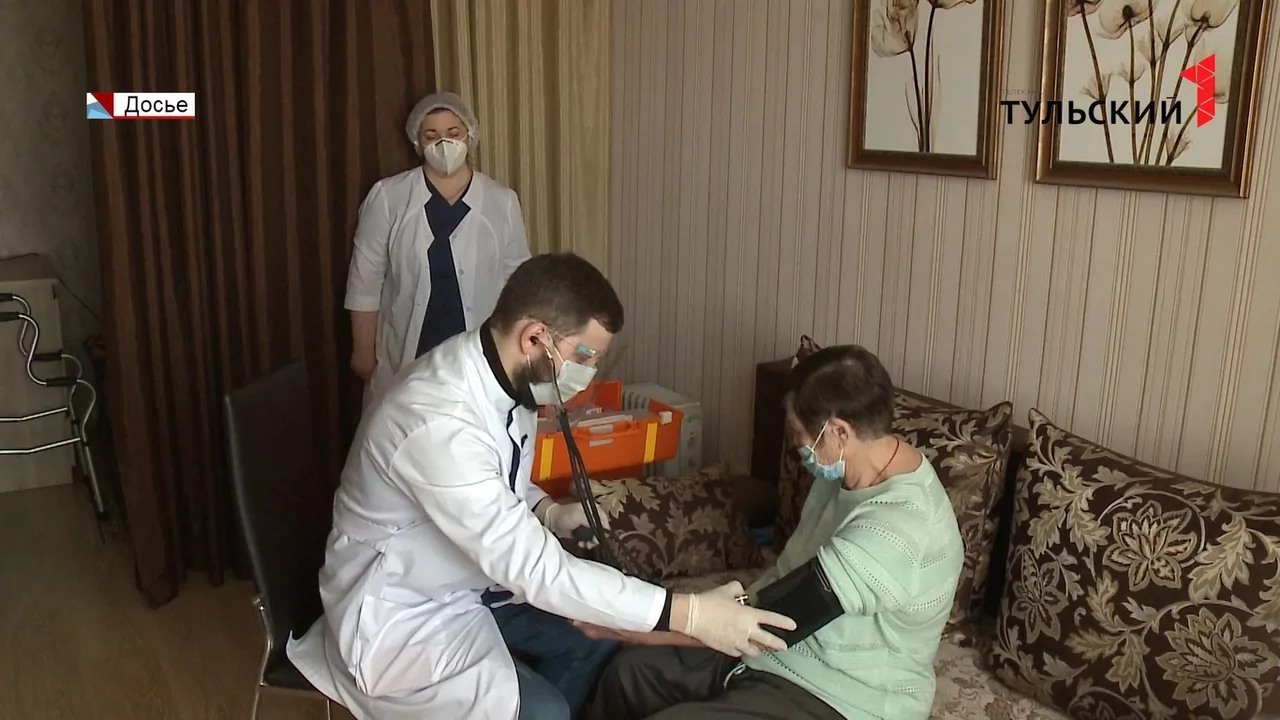 С доставкой на дом: как в Тульской области вакцинируют от коронавируса инвалидов и ветеранов