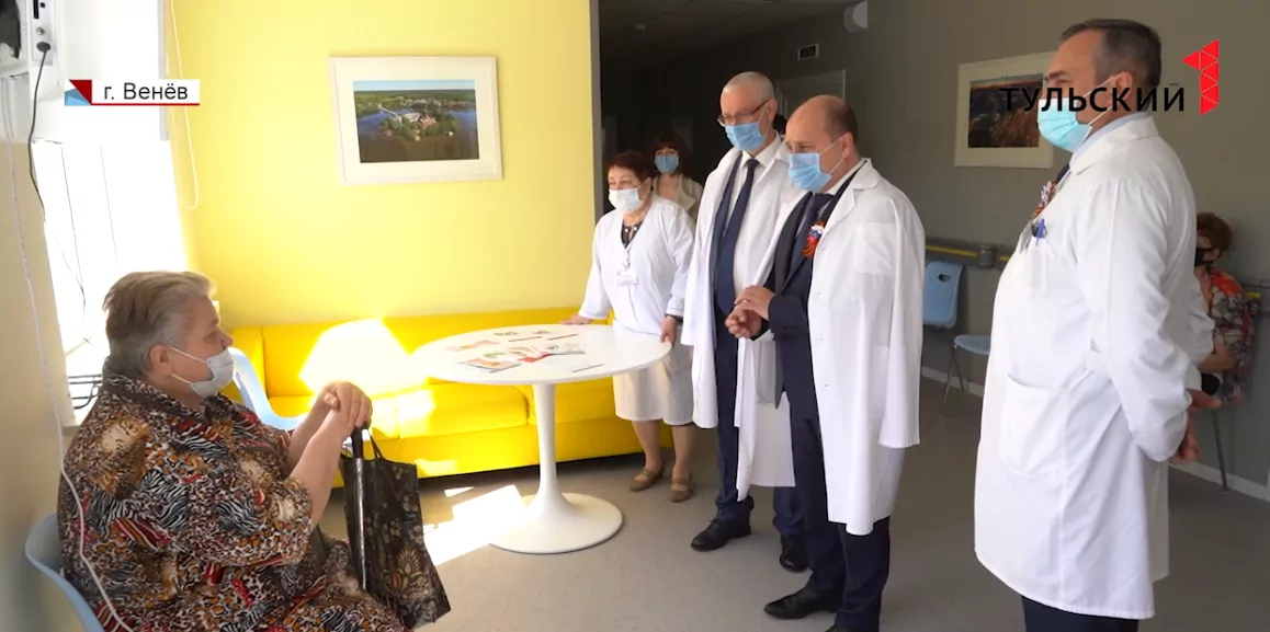 Пациенты тульского госпиталя ветеранов войн и труда получили подарочные наборы ко Дню Победы