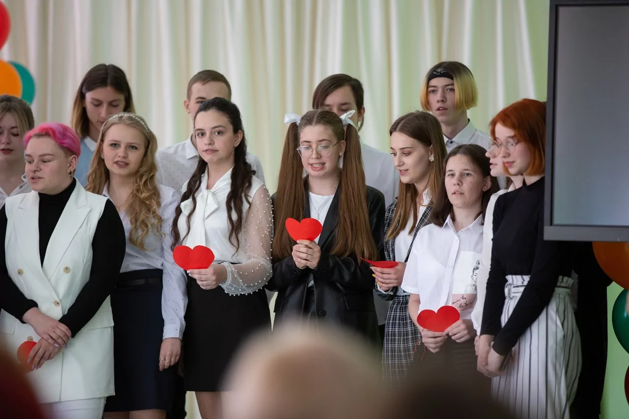 Для тульских девятиклассников прозвучал Последний звонок: фоторепортаж