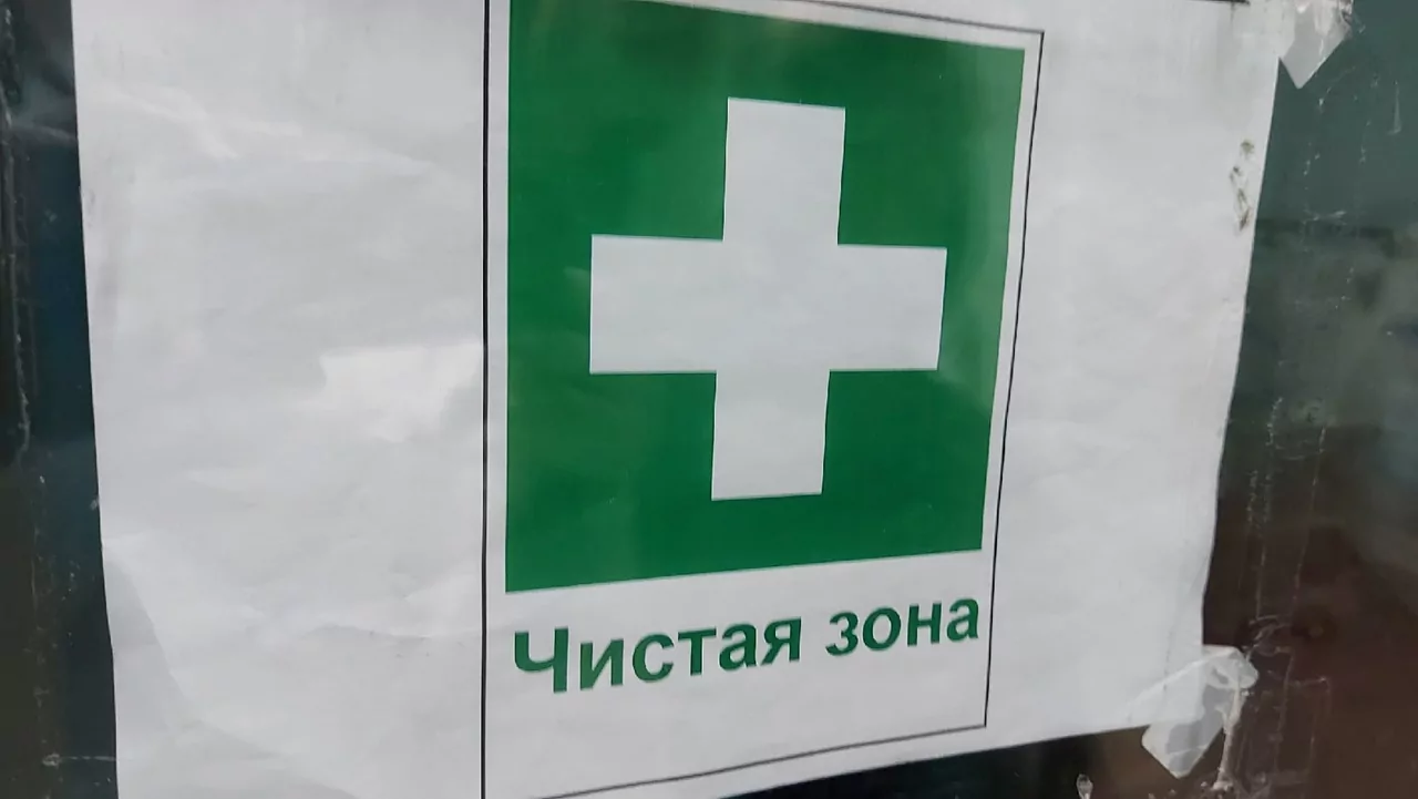 В Новомосковский ковидный госпиталь прибыли на работу военные врачи