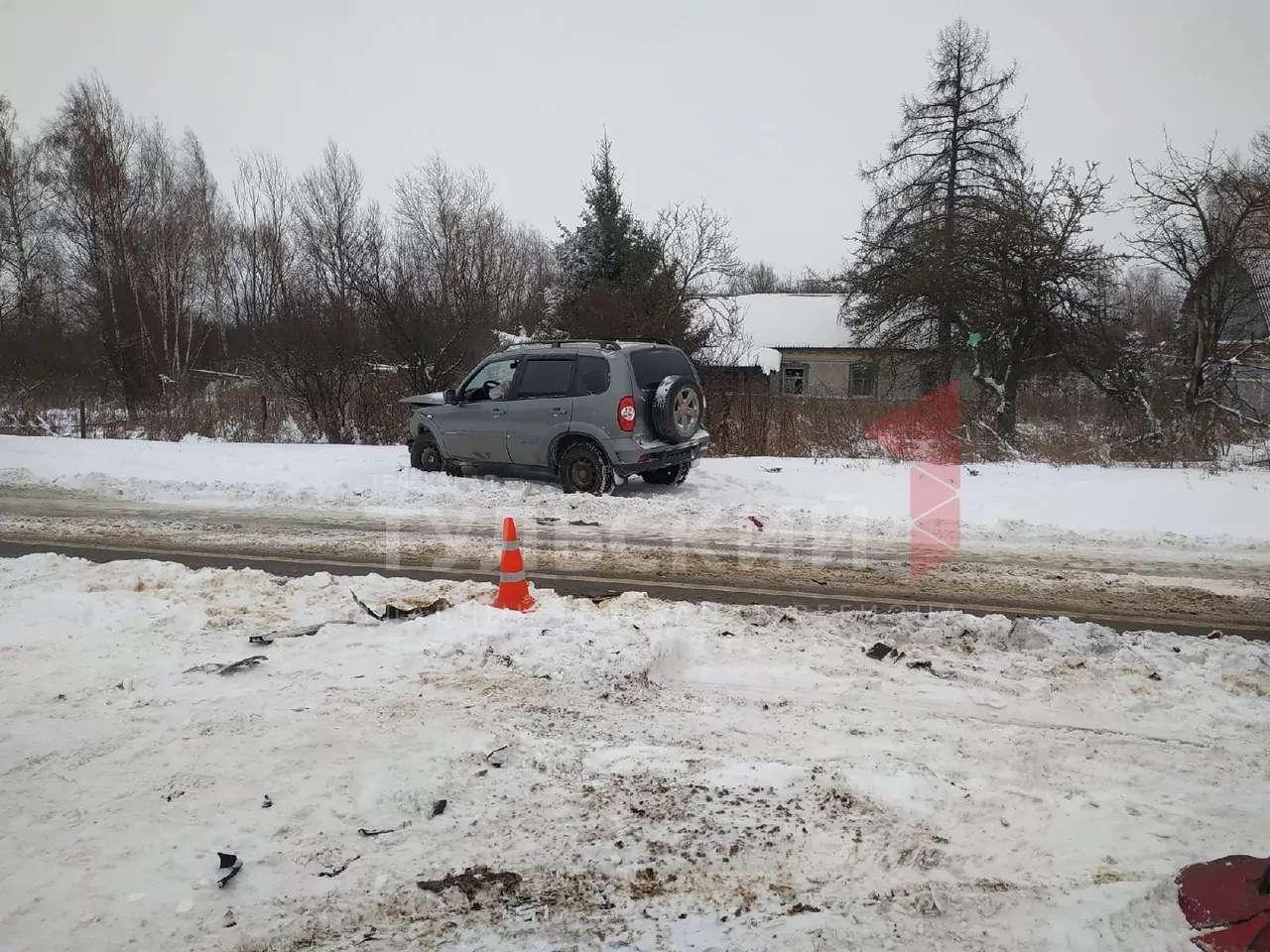 Серьезное ДТП на трассе "Тула-Новомосковск": автомобиль "Рено" врезался в "Ниву"