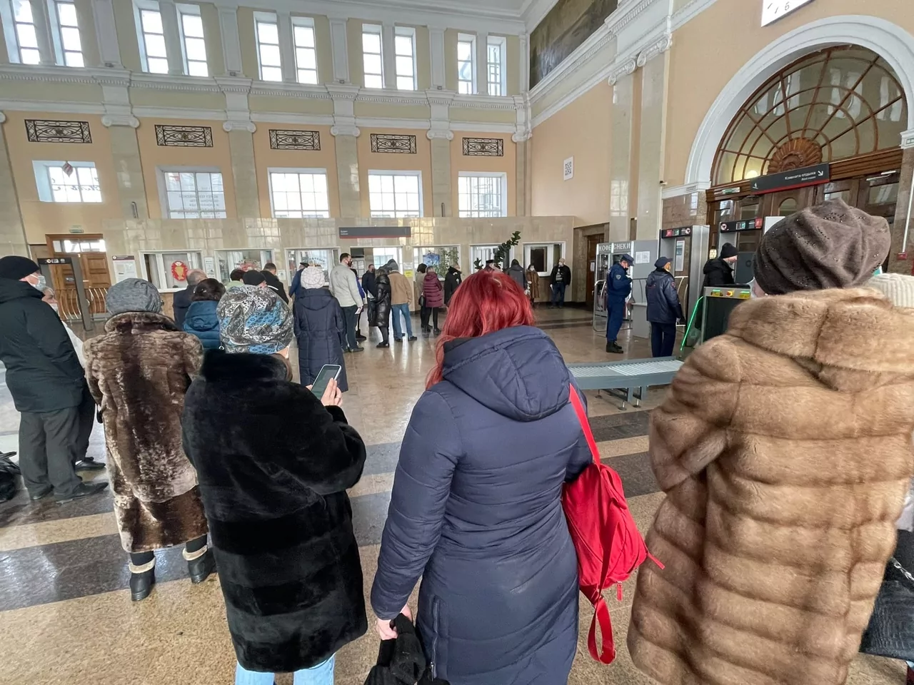 Туляки выстроились в очереди на бесплатное экспресс-тестирование на ковид