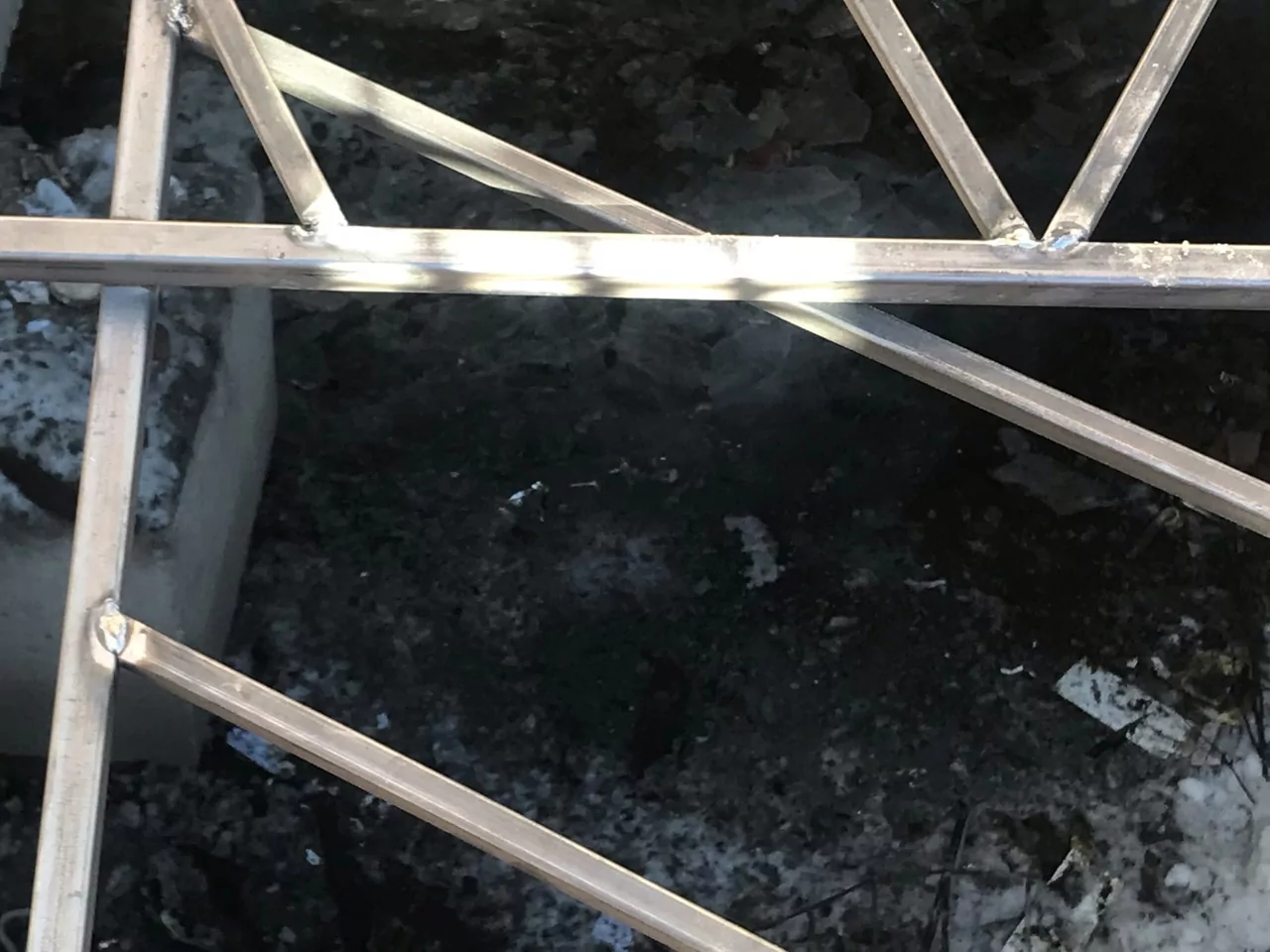 В Туле Прокуратура проводит проверку по факту падения женщины в яму на крыльце дома по улице Горького