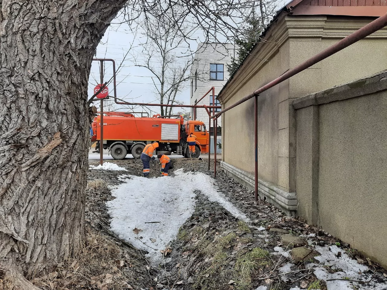 В Тульской области начали прочищать ливневки