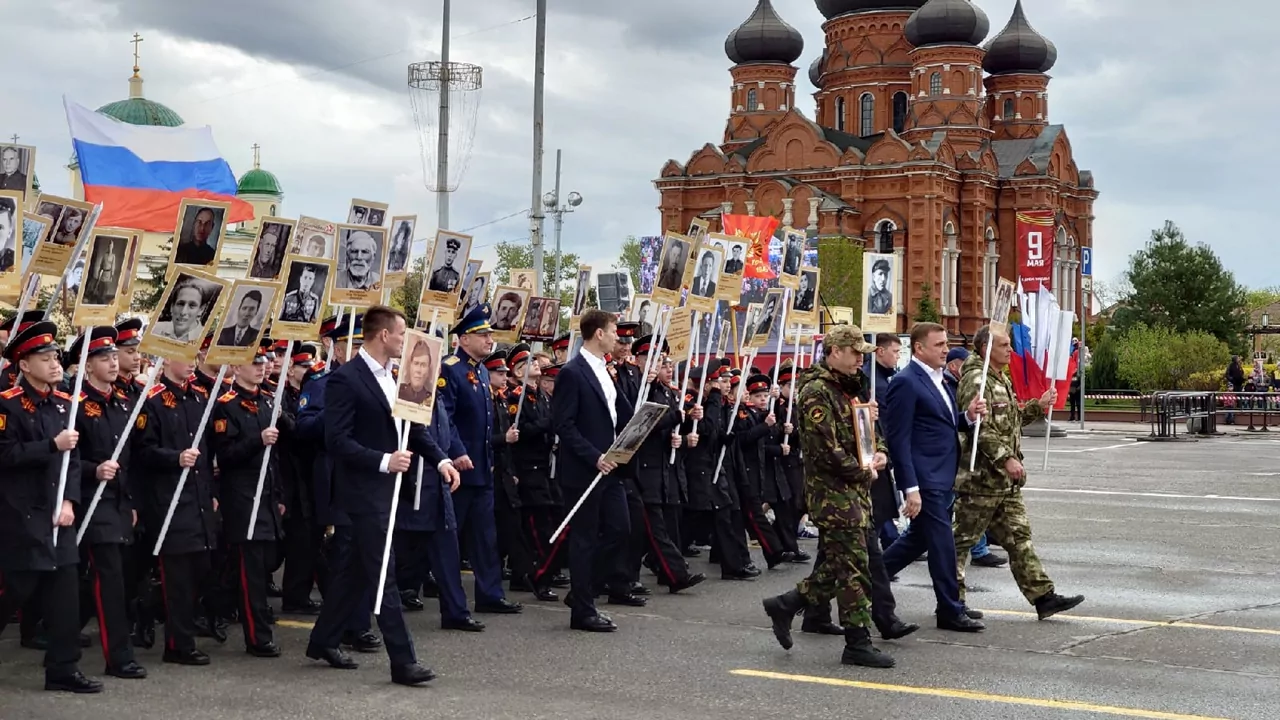 В Туле началось шествие Бессмертного полка