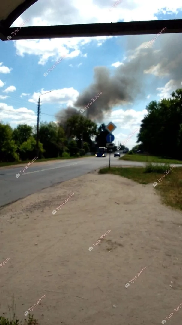 В Пролетарском округе Тулы загорелся сарай