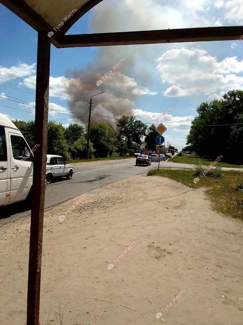 В Пролетарском округе Тулы загорелся сарай