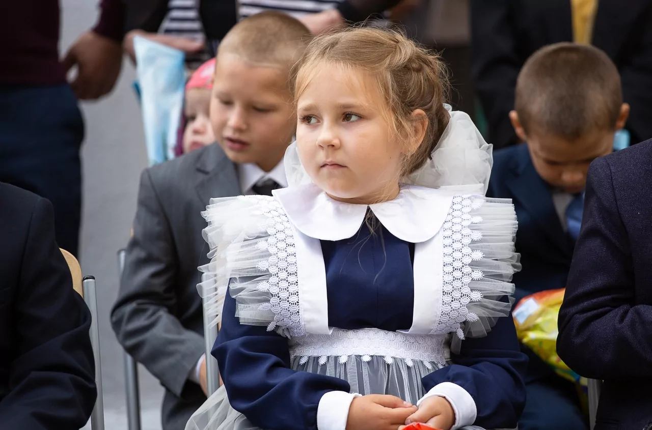 В Тульской области прошли школьные линейки: фоторепортаж
