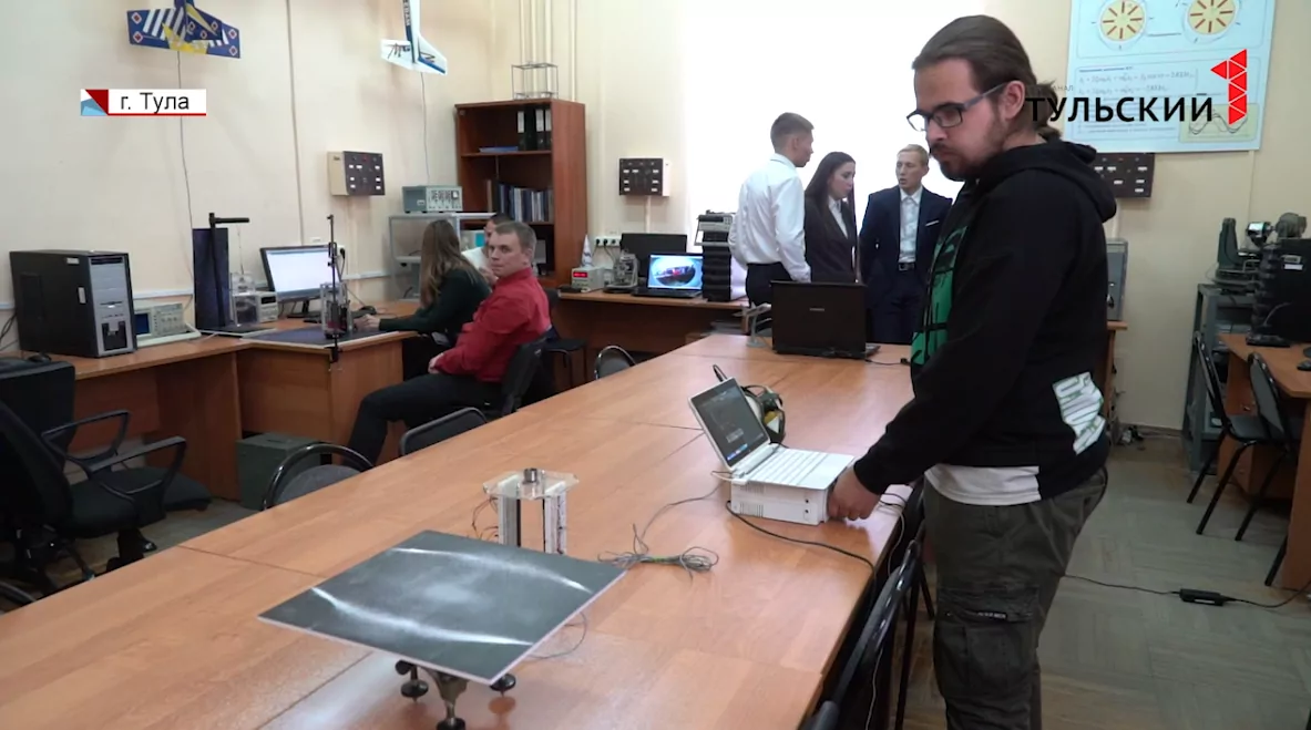 Молодые ученые из Тулы разработали систему датчиков для корректировки курса самолета