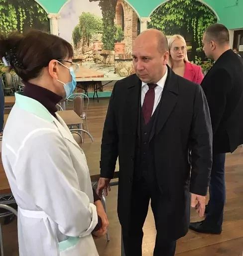 В Туле министр здравоохранения проверил работу врачей в составе призывных комиссий