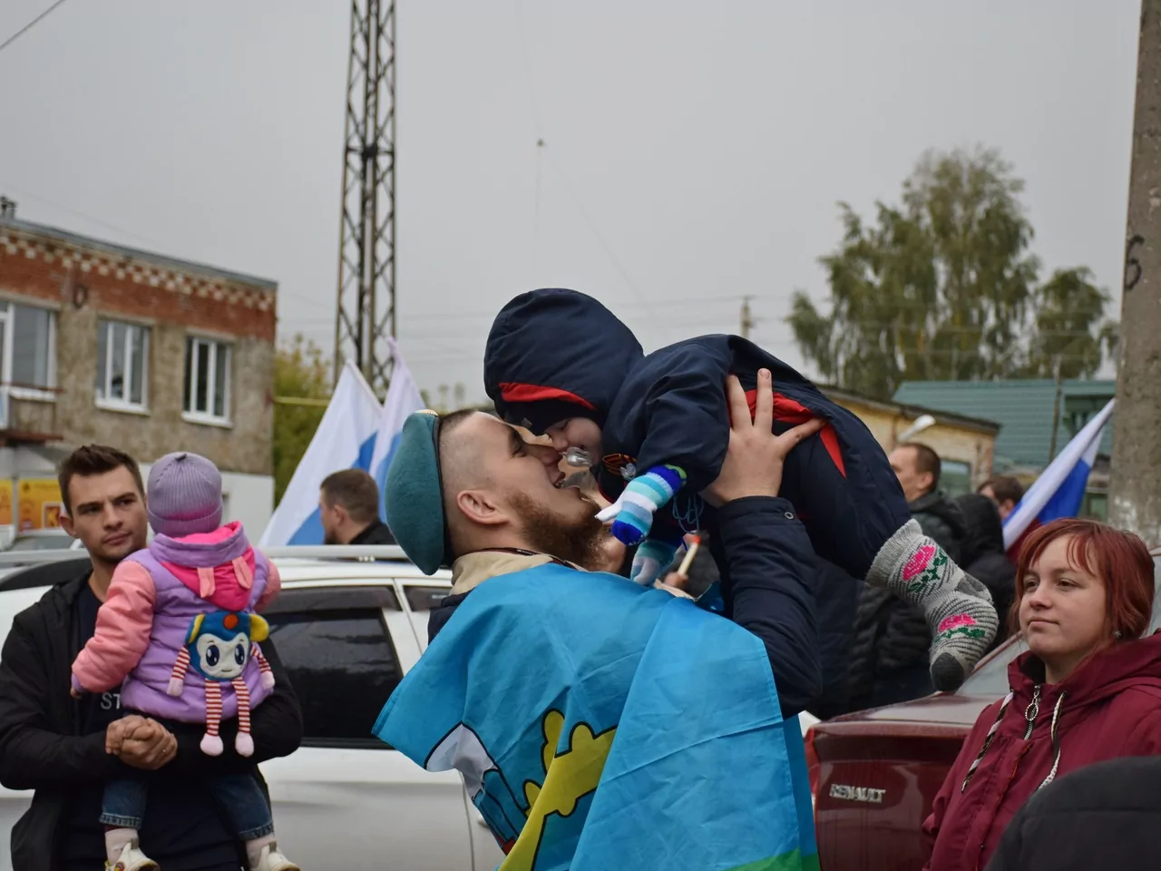 Мобилизованные жители Узловой поделились эмоциями перед отправкой в пункт сбора