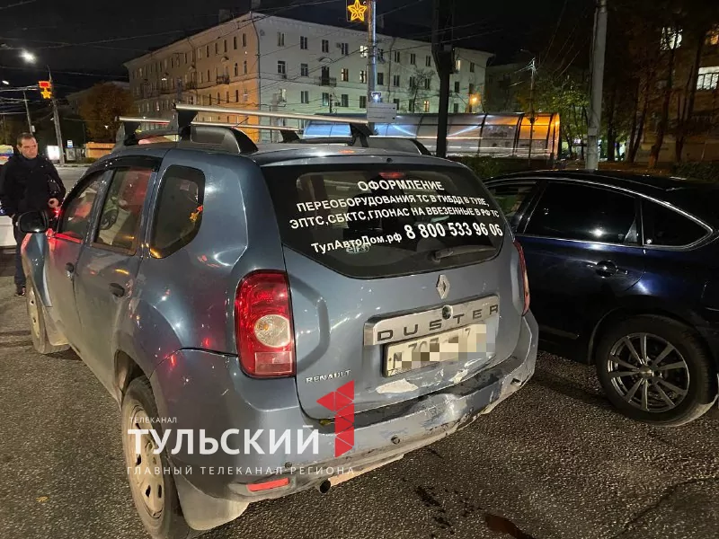 В Туле на проспекте Ленина в ДТП попал автомобиль такси