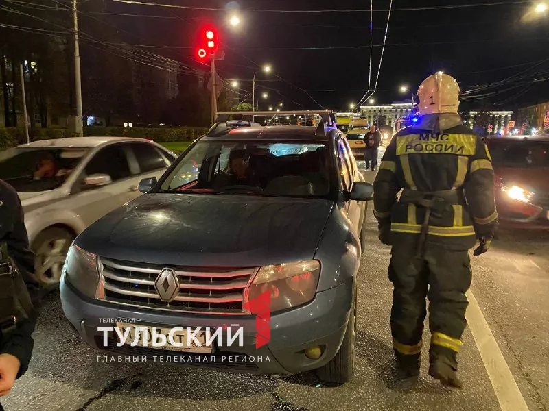 В Туле на проспекте Ленина в ДТП попал автомобиль такси