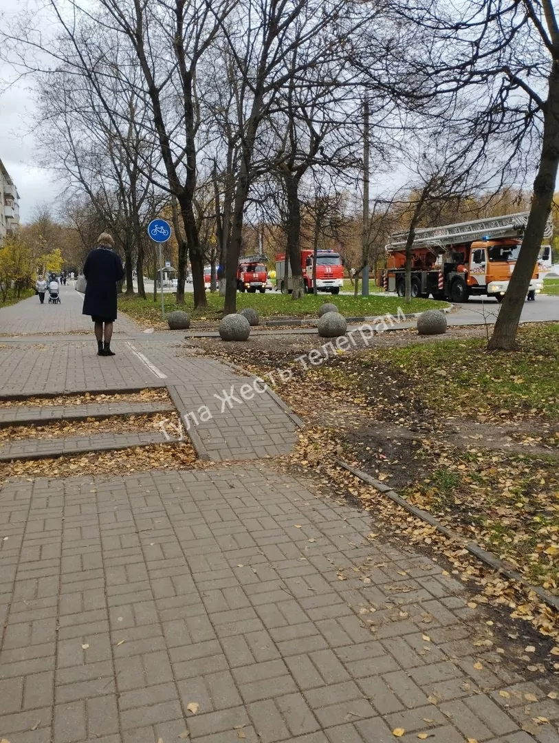 Туляки заметили множество пожарных машин на улице Фрунзе