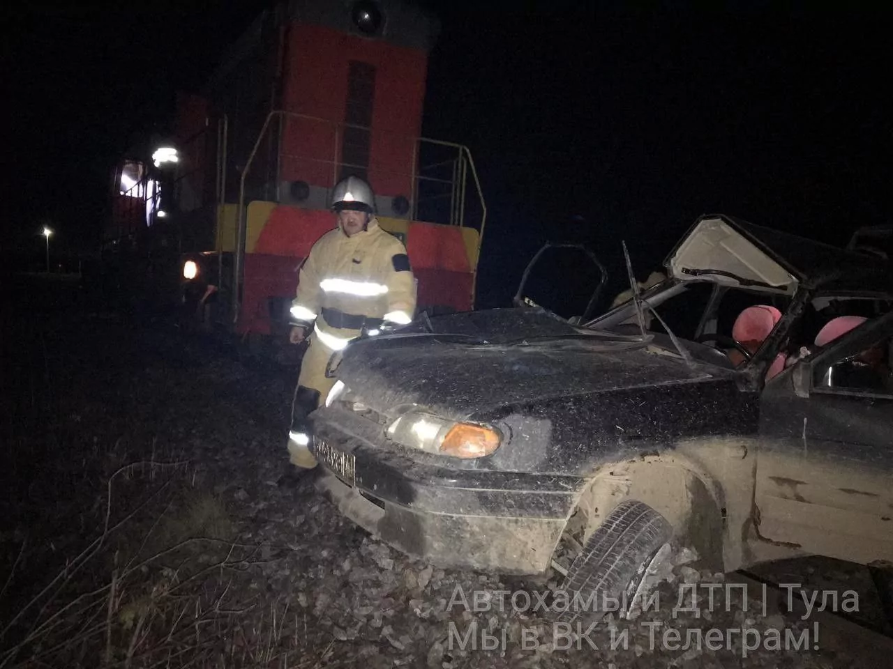 После аварии с поездом и легковушкой два несовершеннолетних пассажира попали в больницу