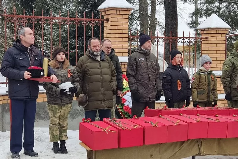 В Туле с почестями похоронили погибших в годы войны бойцов Красной Армии