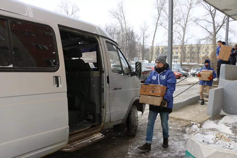 Жители Новомосковска собрали гуманитарный груз для военнослужащих СВО