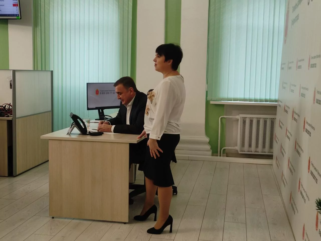 Алексей Дюмин лично ответил на обращения жителей по телефону доверия Губернатора