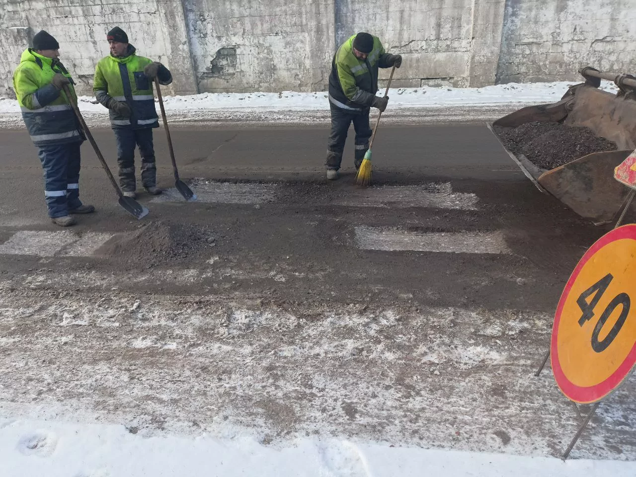 В Туле возобновили ямочный ремонт дорог