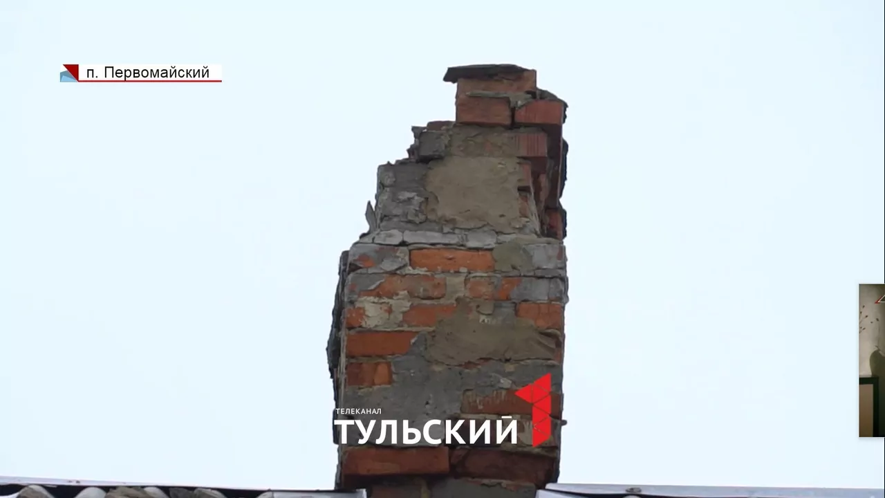 В Щекино кирпичи с крыши чуть не упали на голову 7-летнего ребенка