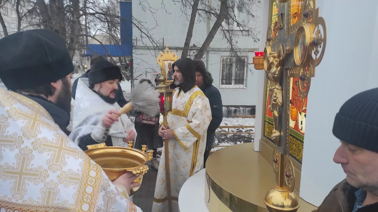 В центре Ефремова на месте бывшего храма открыли киот с иконой Николая Чудотворца