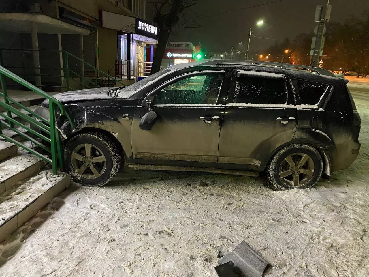 В Туле внедорожник чуть не въехал в магазин